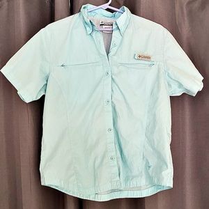 Columbia button down camp style short sleeve shirt